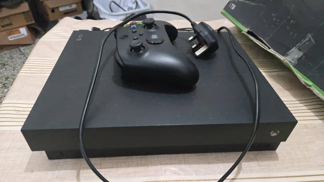Xbox One X 1