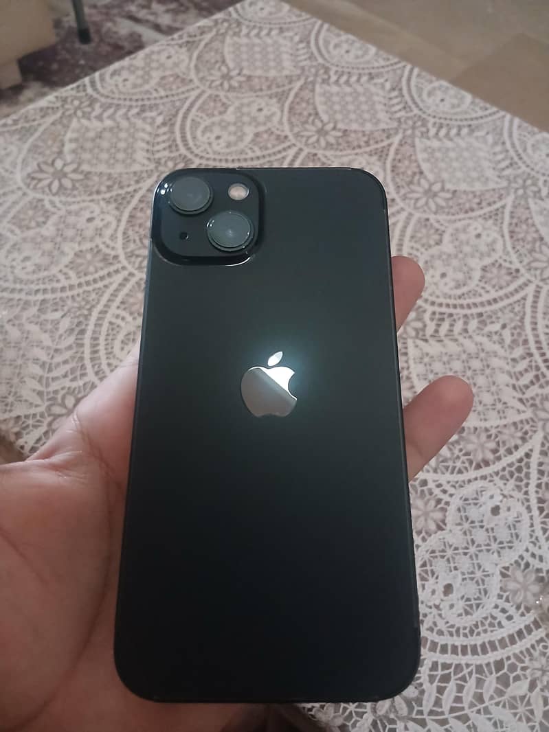 Apple iPhone 13 4