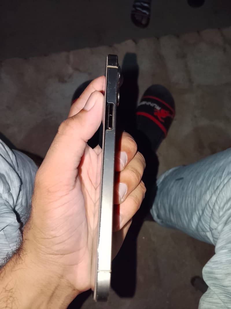 iPhone 12 Pro Max 3