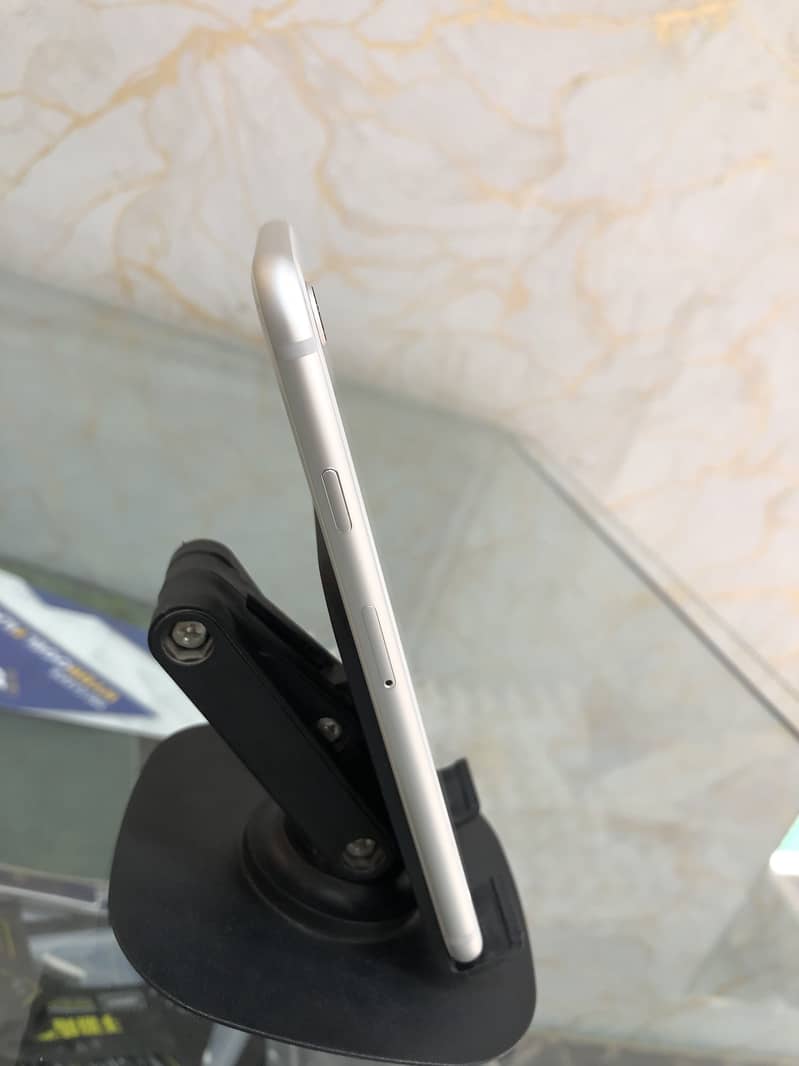 Apple iPhone 8 2