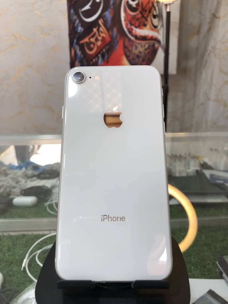 Apple iPhone 8 3