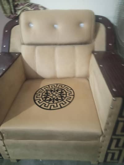 3 sister 2 sister 1siter sofa set condision 10/9 contect 03081393923