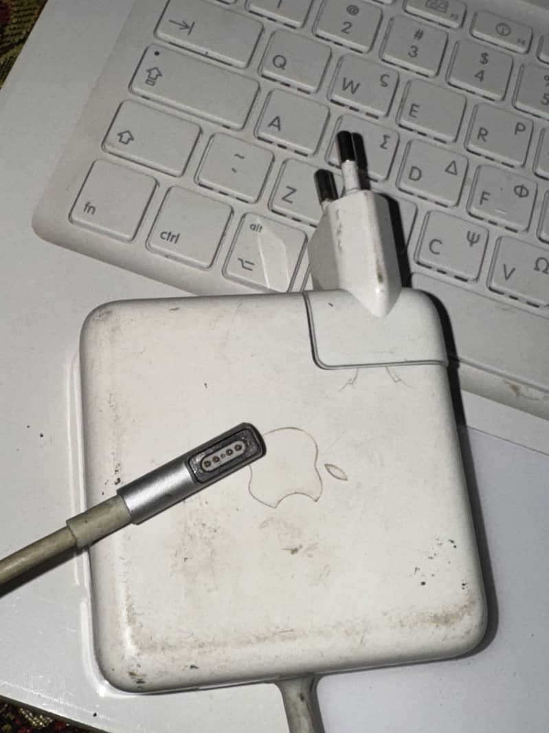 Apple MacBook  processor 2.26 condition 10/8.5 2
