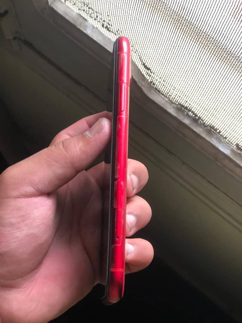 Apple iPhone 11 4