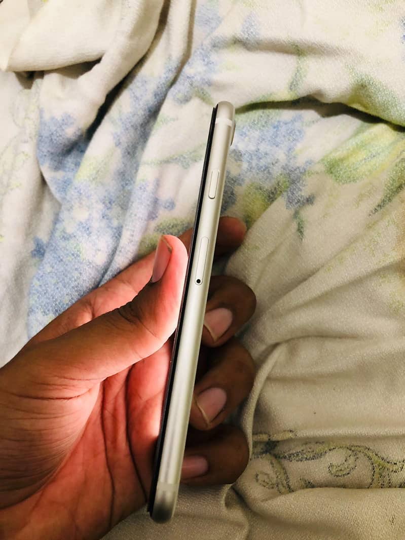 Apple iPhone SE 3