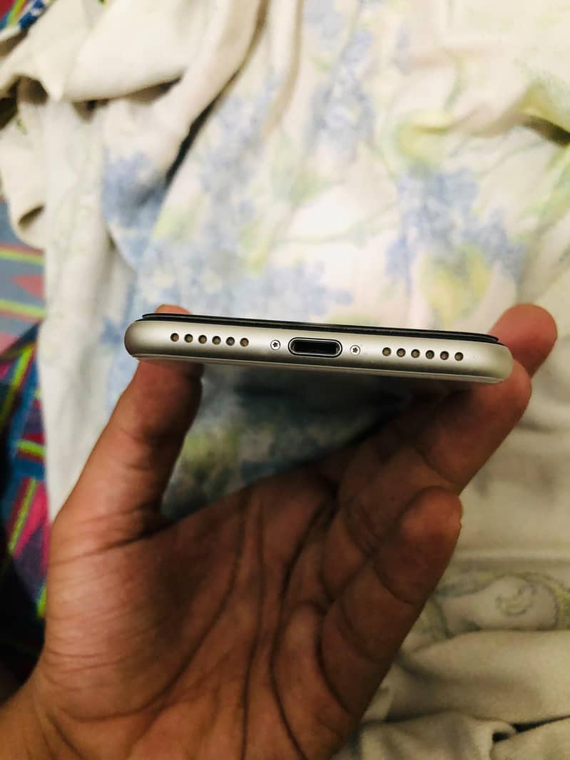 Apple iPhone SE 4