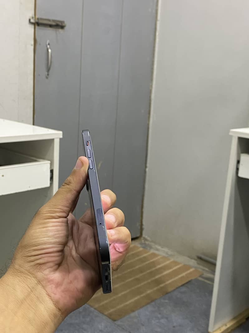 Iphone 12 3