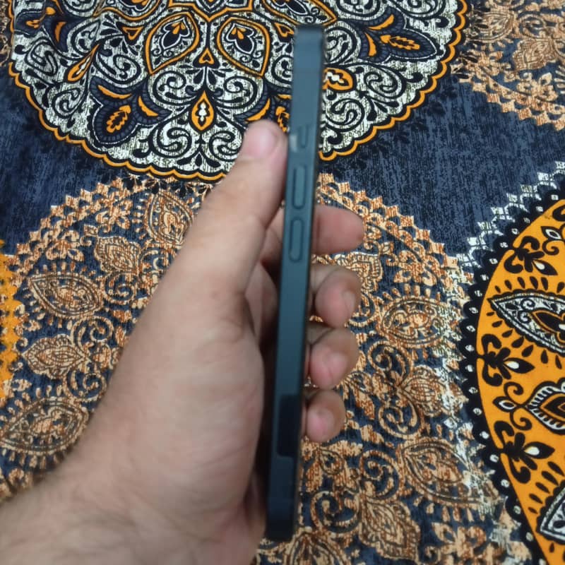 Apple iPhone 14 5