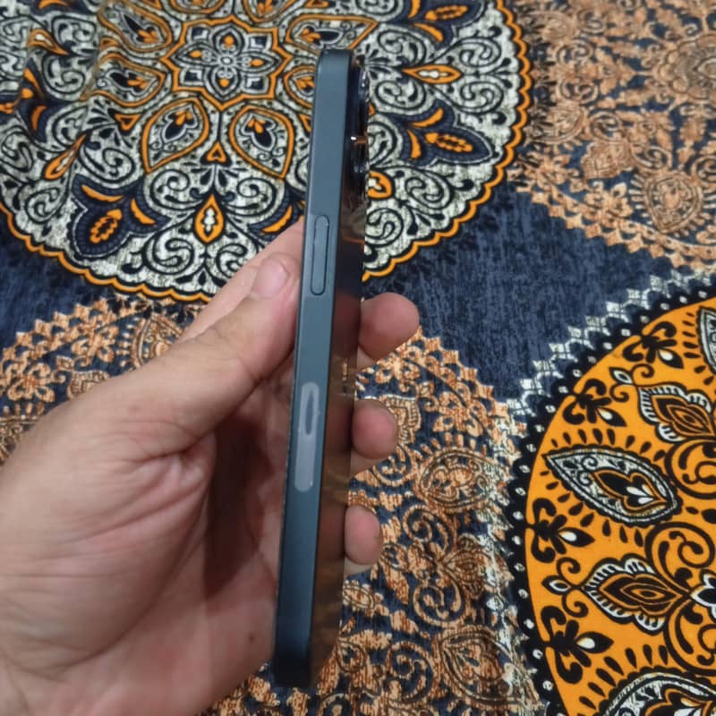 Apple iPhone 14 7