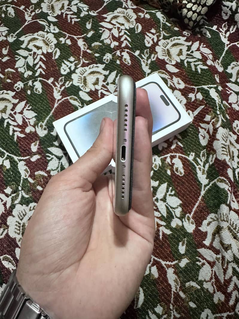 Apple iPhone 11 6