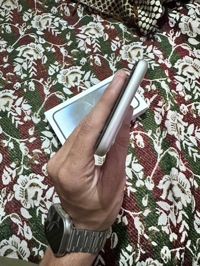 Apple iPhone 11 7