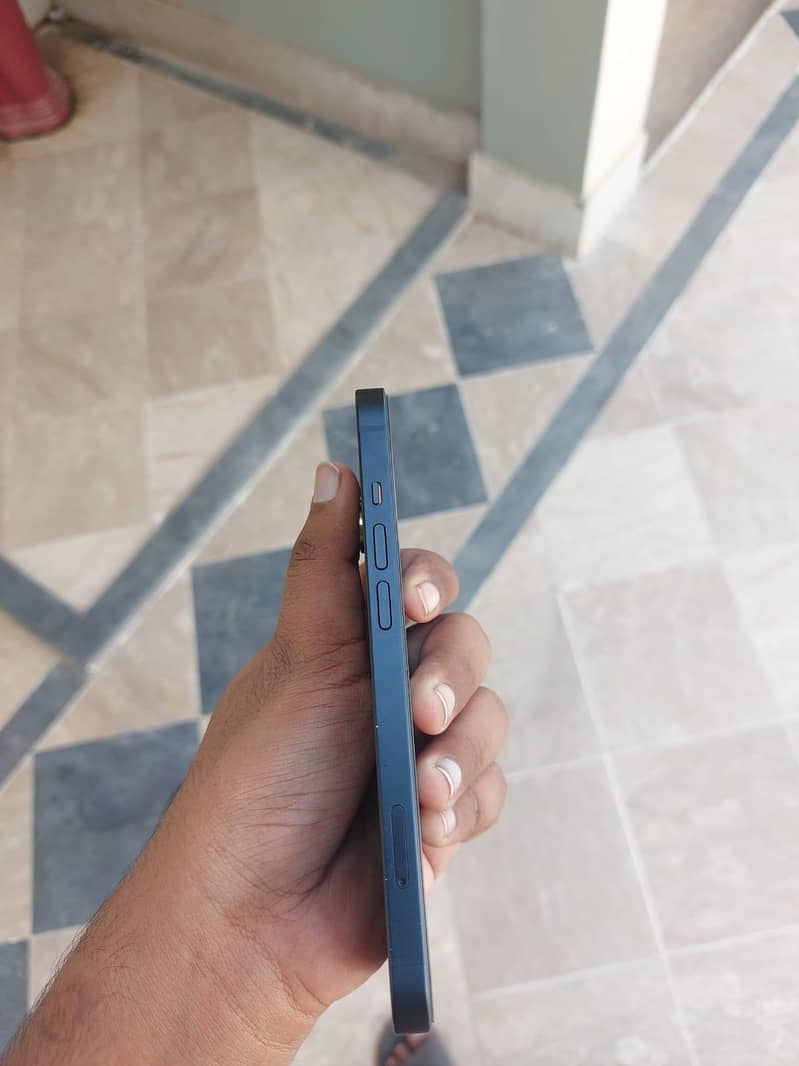 Apple iPhone 13 3