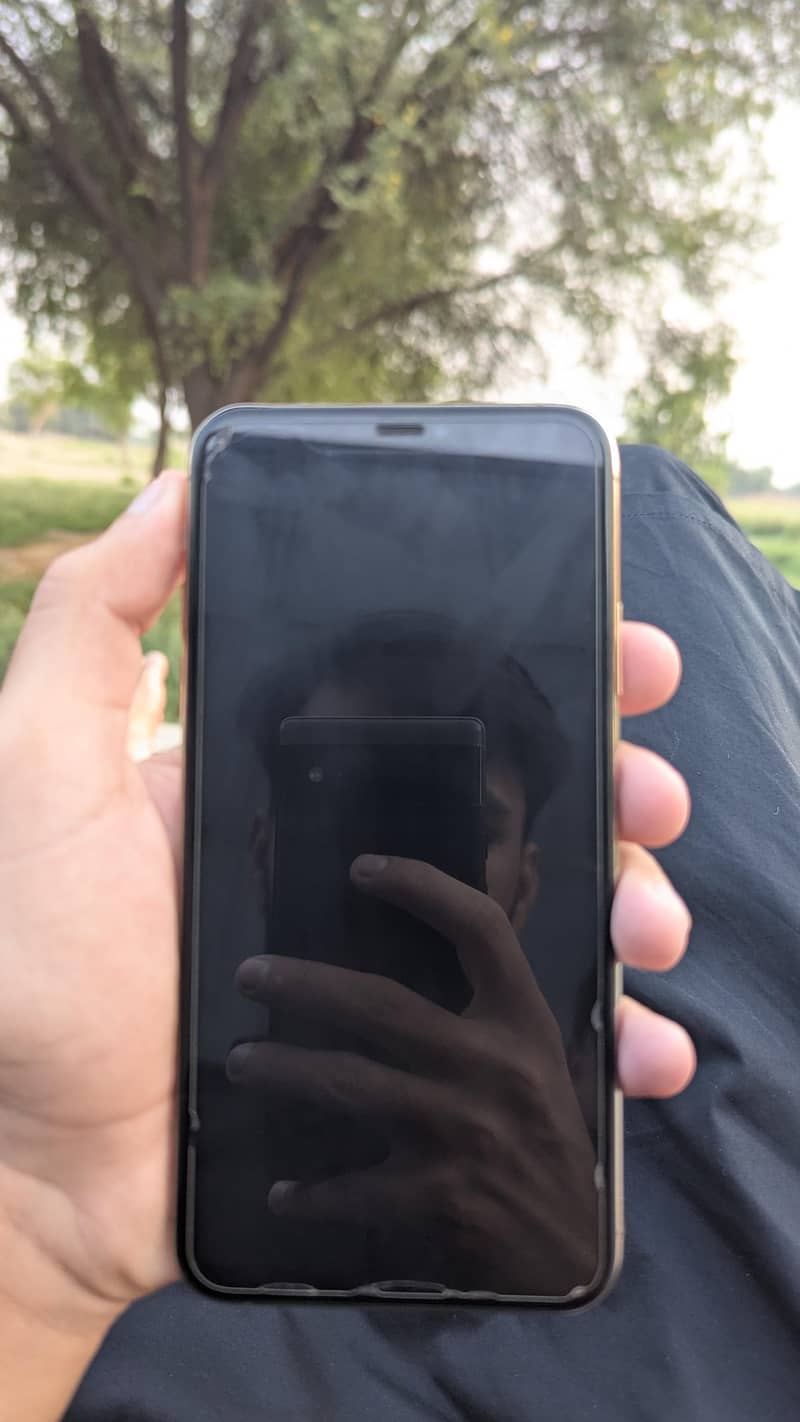 Apple iPhone 11 Pro Max 3