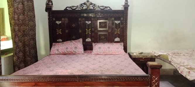 sofa set 30000 daining table with chairs 30000 bed 70000 peect halat