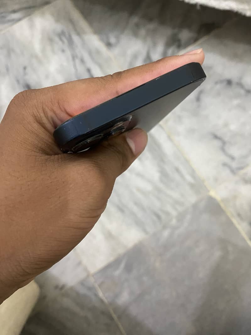 Apple iPhone 13 1