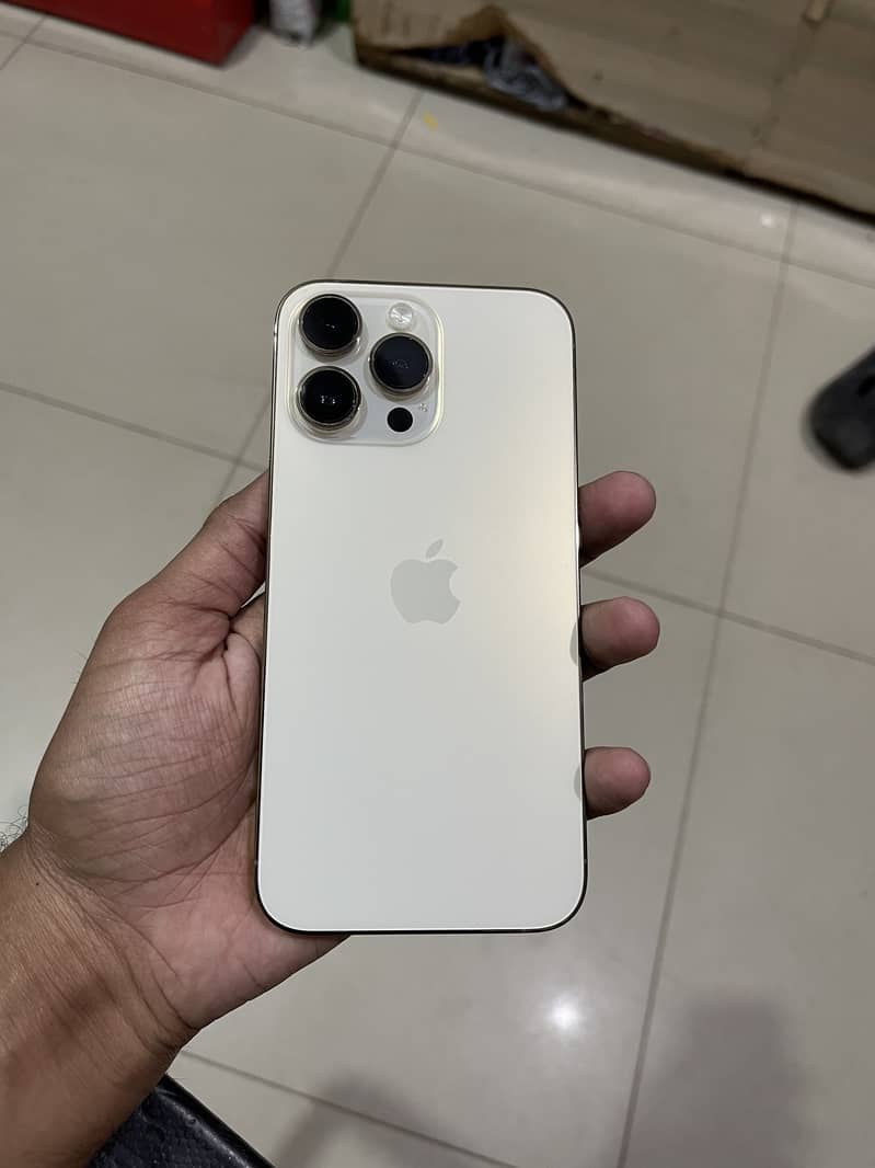 Apple iPhone 14 Pro Max 0