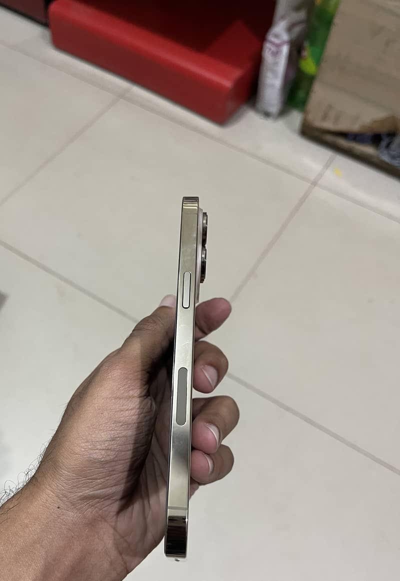Apple iPhone 14 Pro Max 2