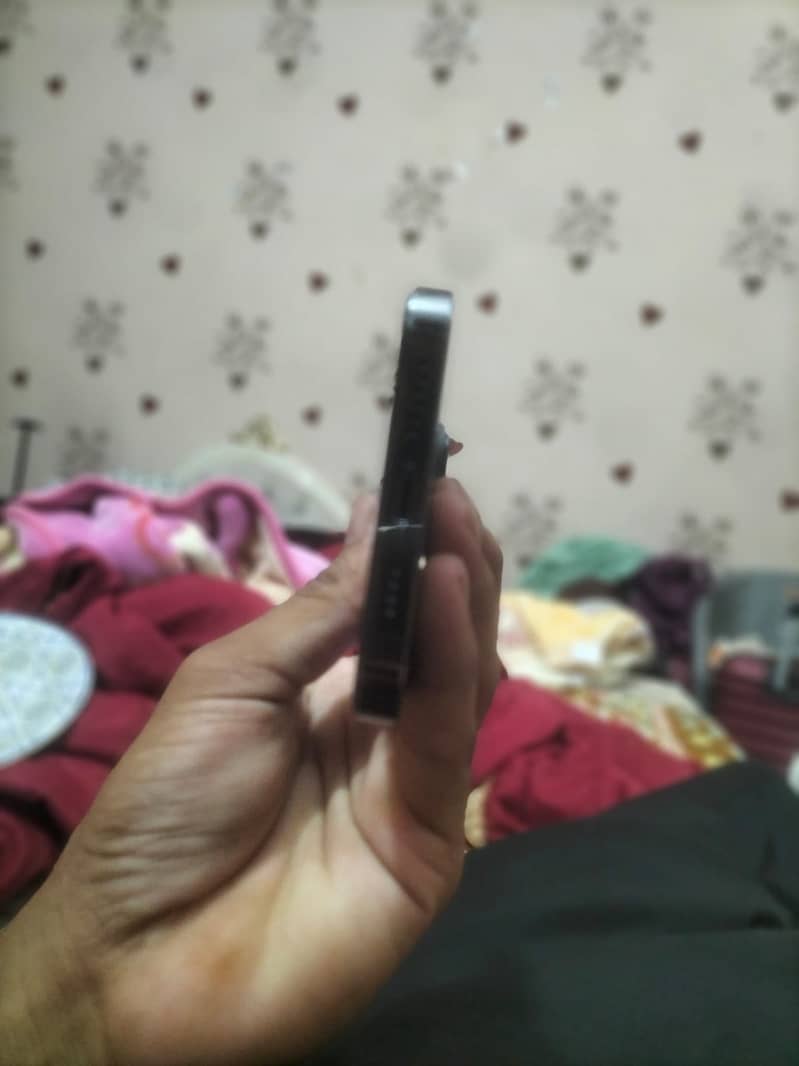 Apple iPhone 13 Pro Max 4