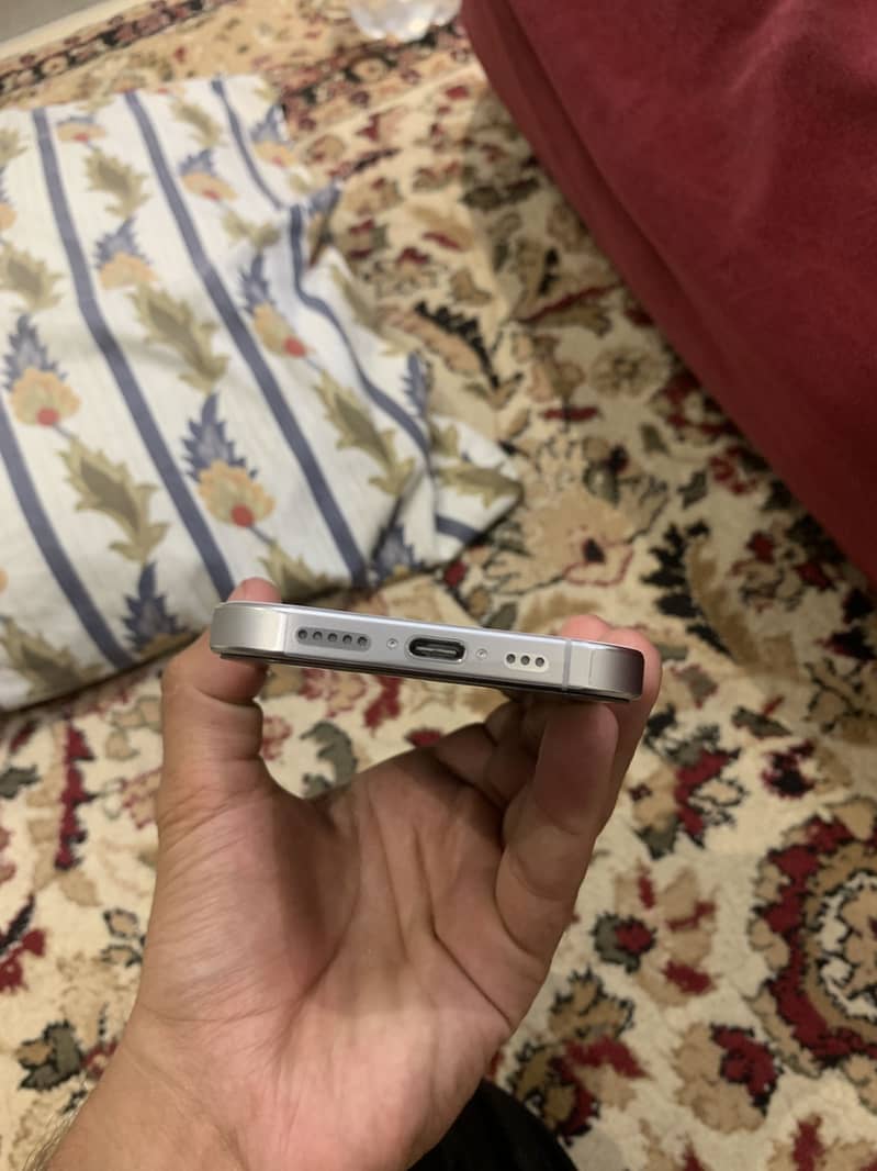 Apple iPhone 16 Pro 5