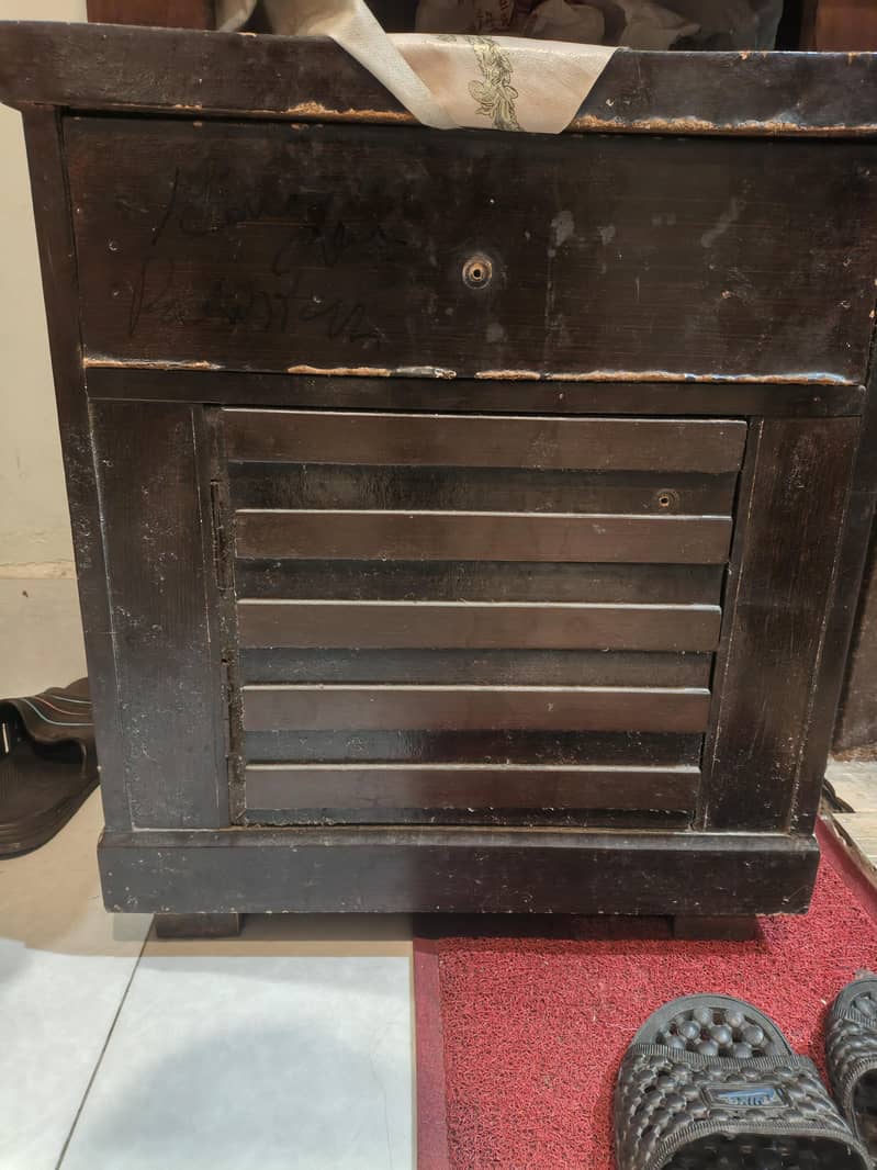 Side tables , Dressing mirror 2