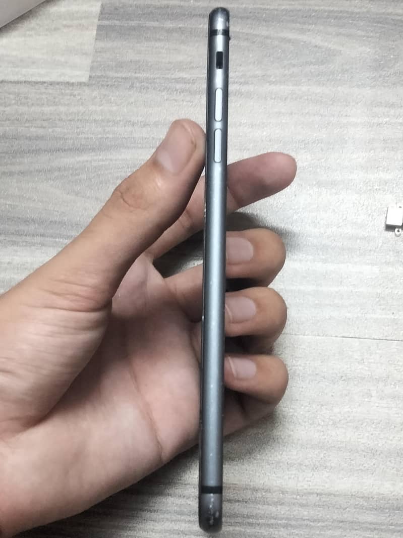 Apple iPhone 8 Plus 5