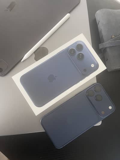 Apple iPhone 17 Pro Max JV with box + Beats Cover