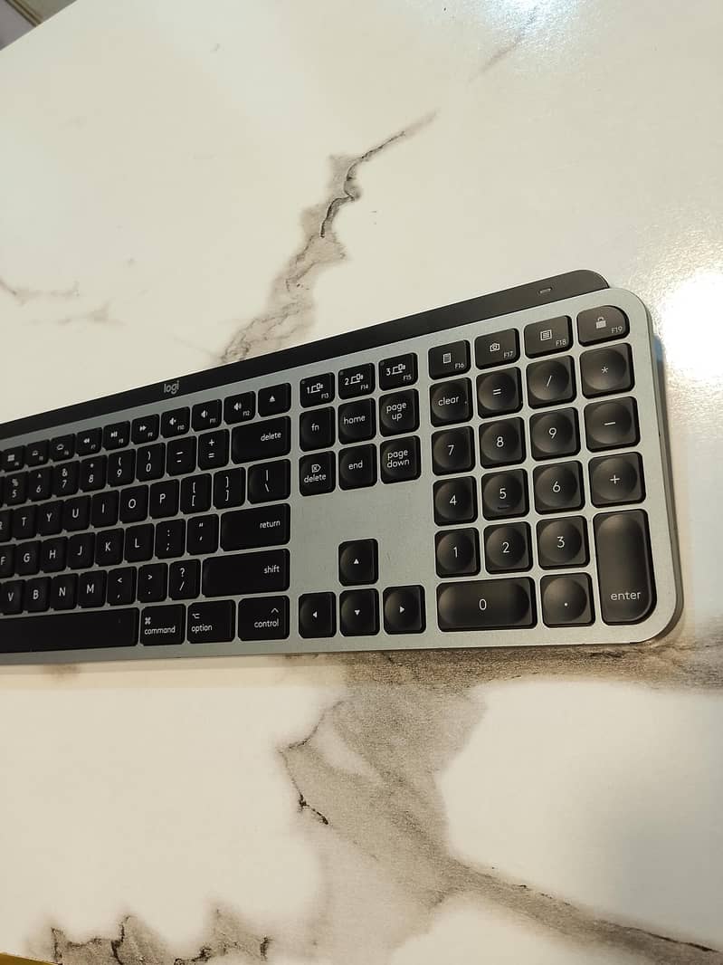 Logitech MX Keys For Mac 1