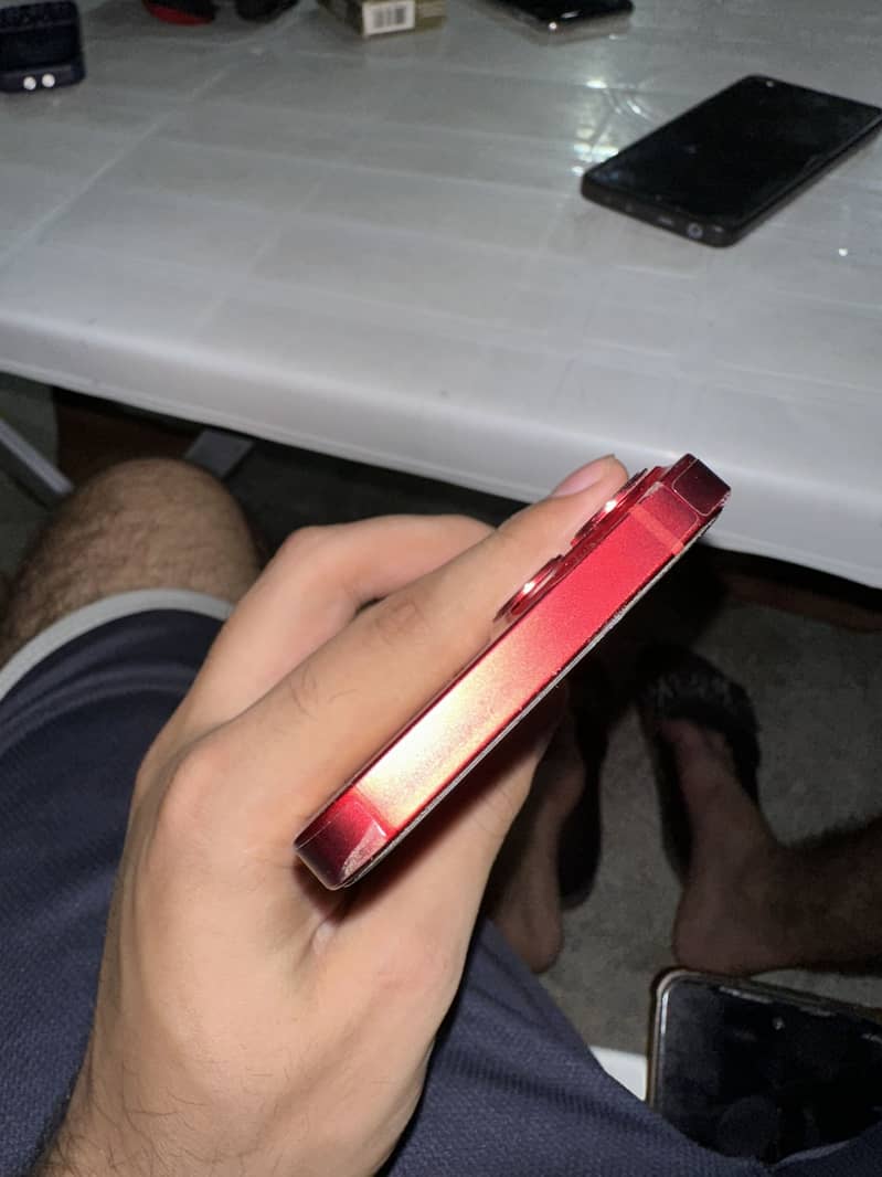 Apple iPhone 13 4