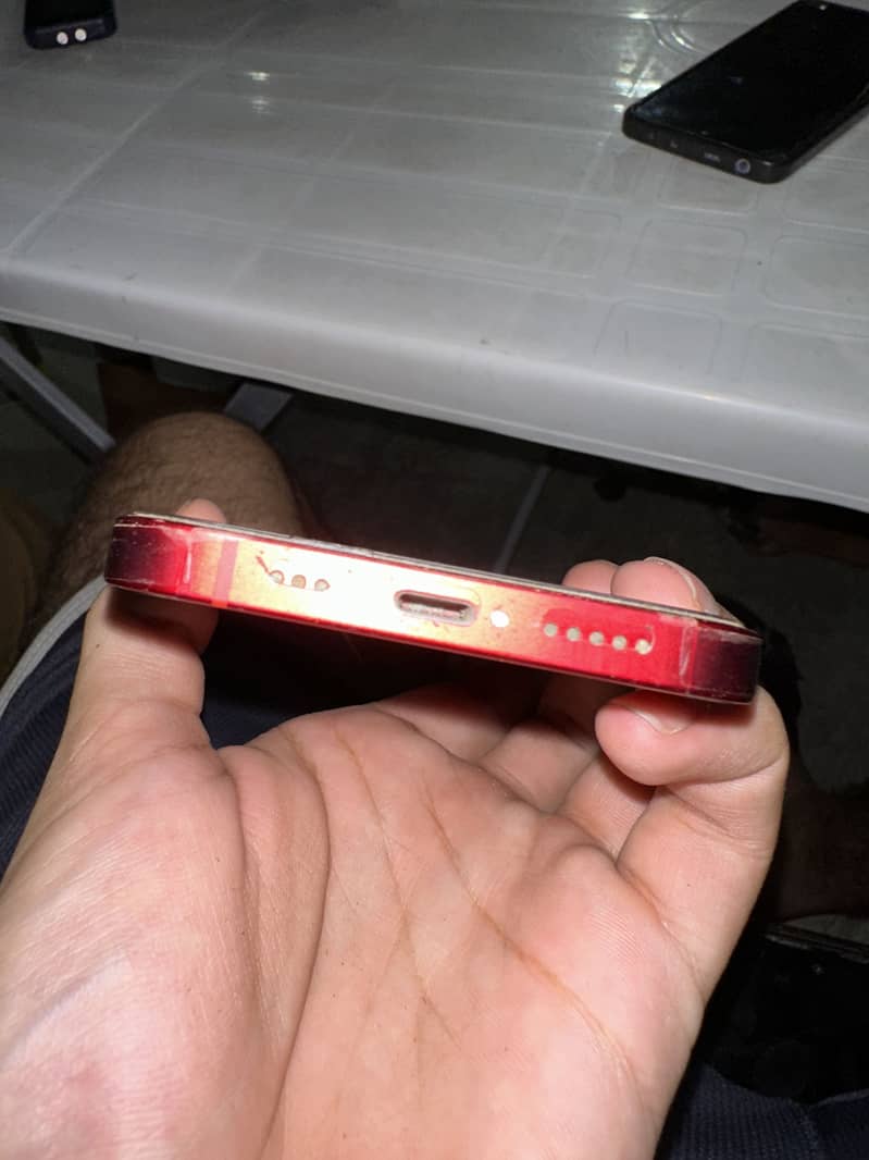 Apple iPhone 13 5