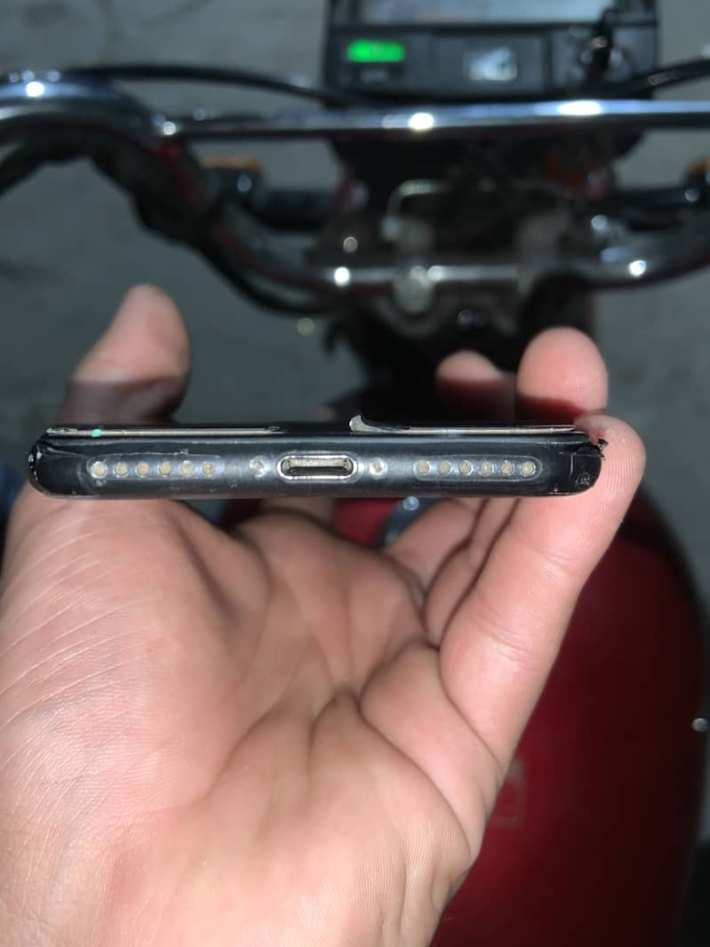 iPhone 7 4