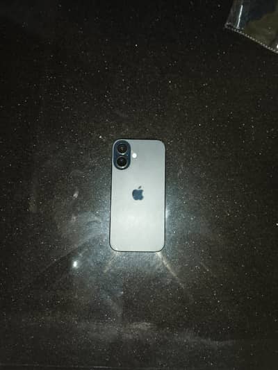 Apple iPhone 16