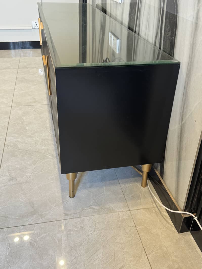 Side board 1