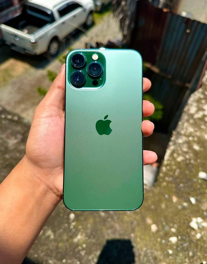 Apple iPhone 13 Pro Max 0