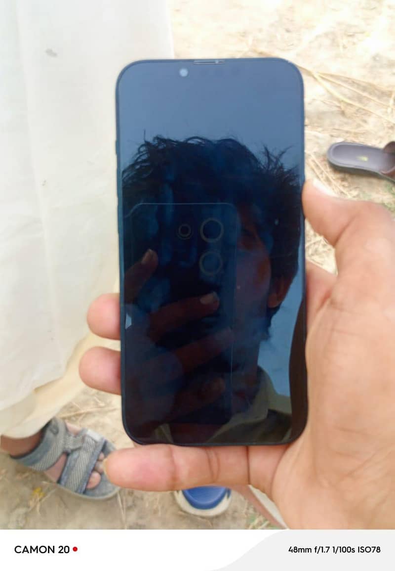 Apple iPhone 13 2