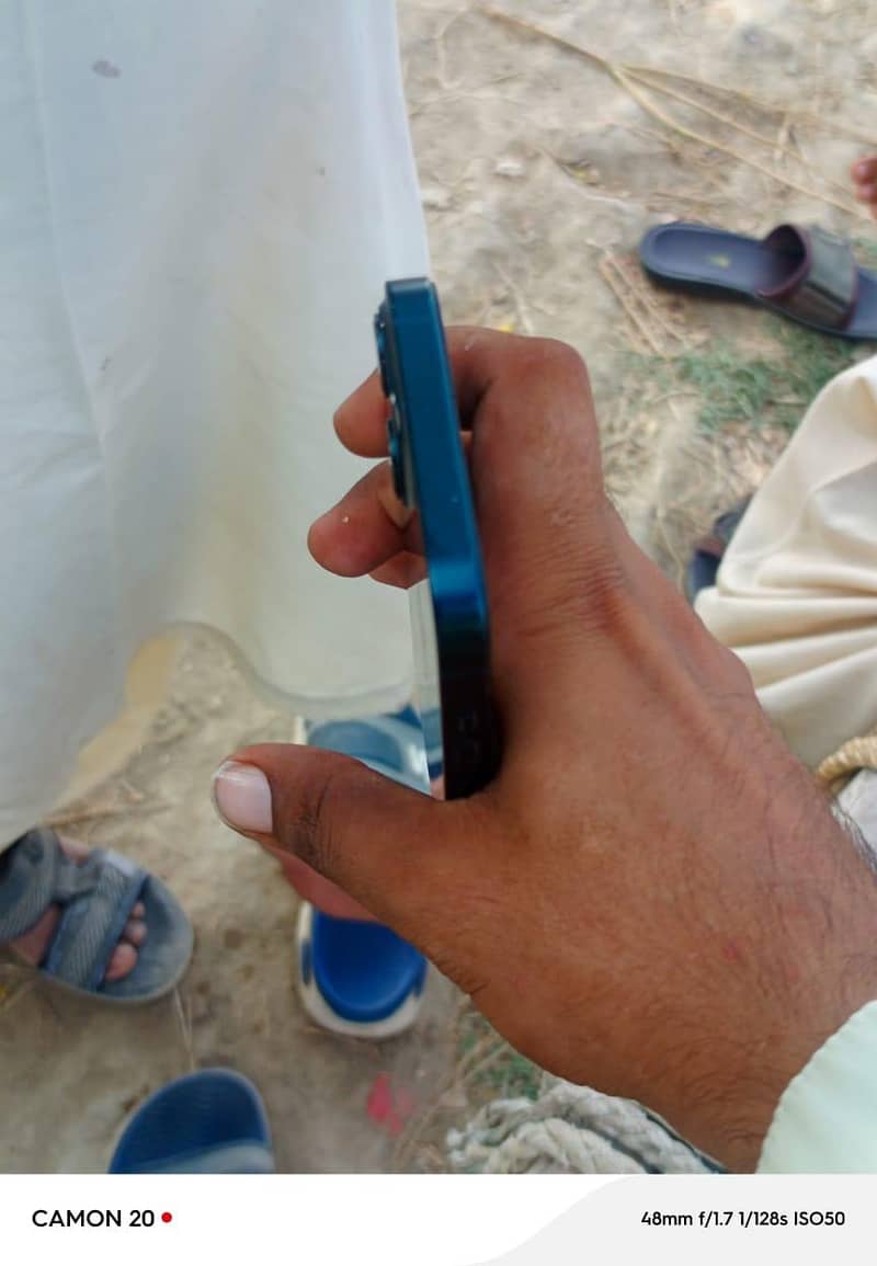 Apple iPhone 13 4