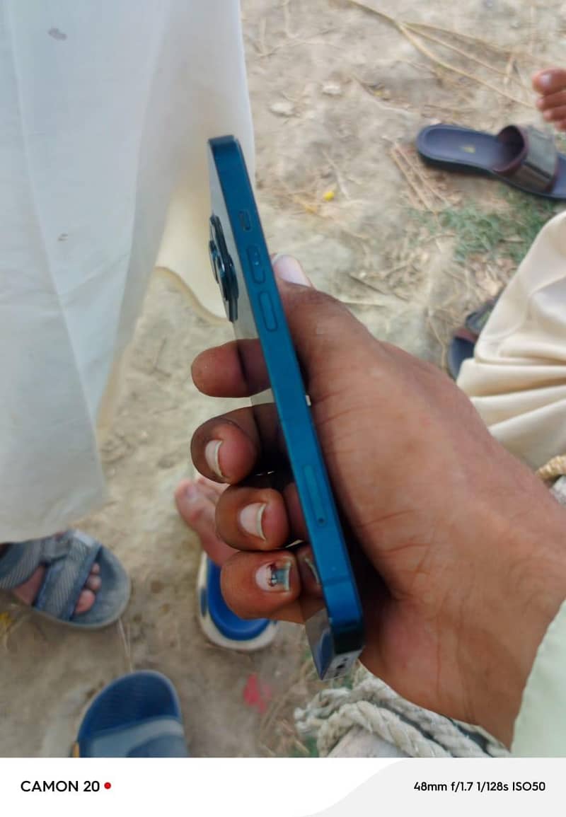 Apple iPhone 13 5