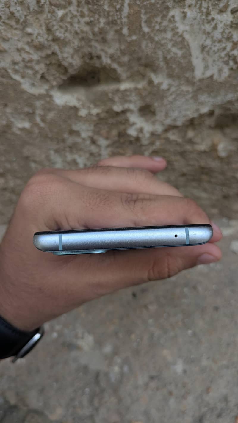 One Plus 9R 6