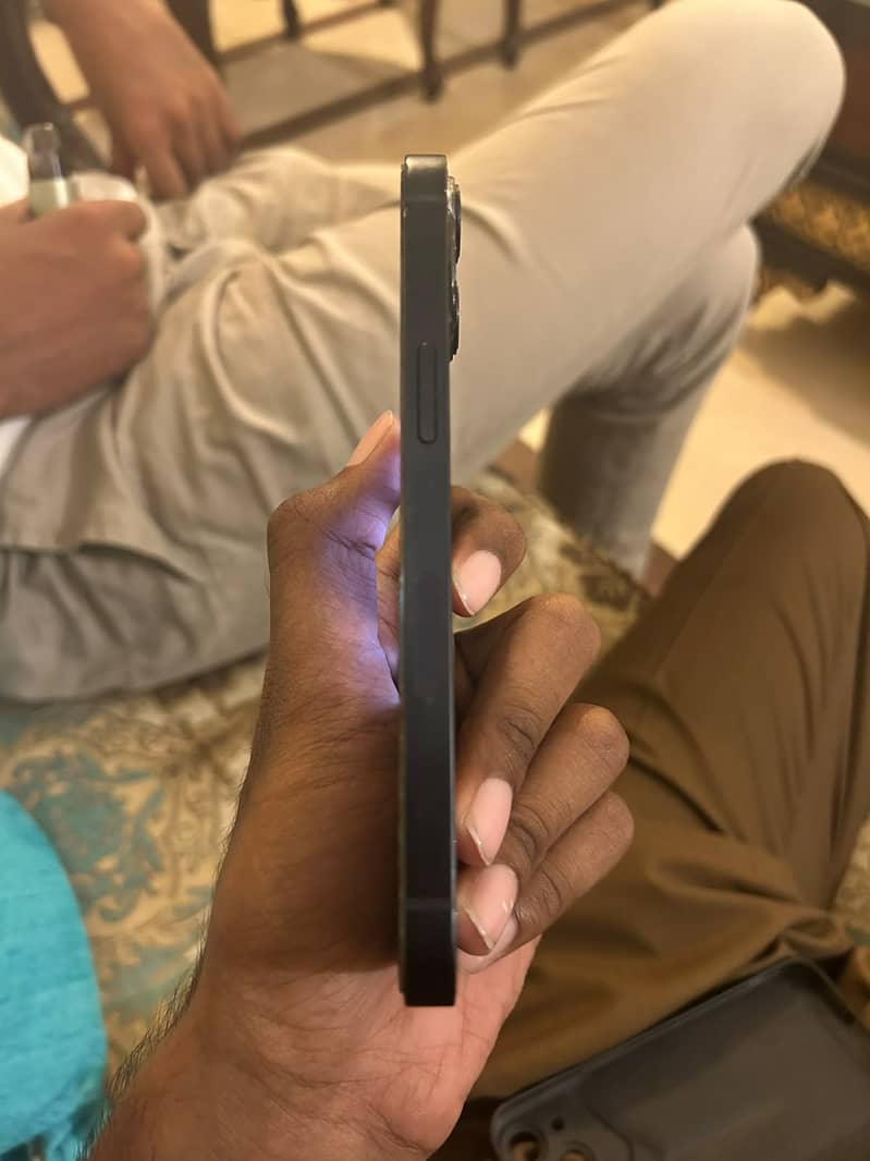 Apple iPhone 13 3