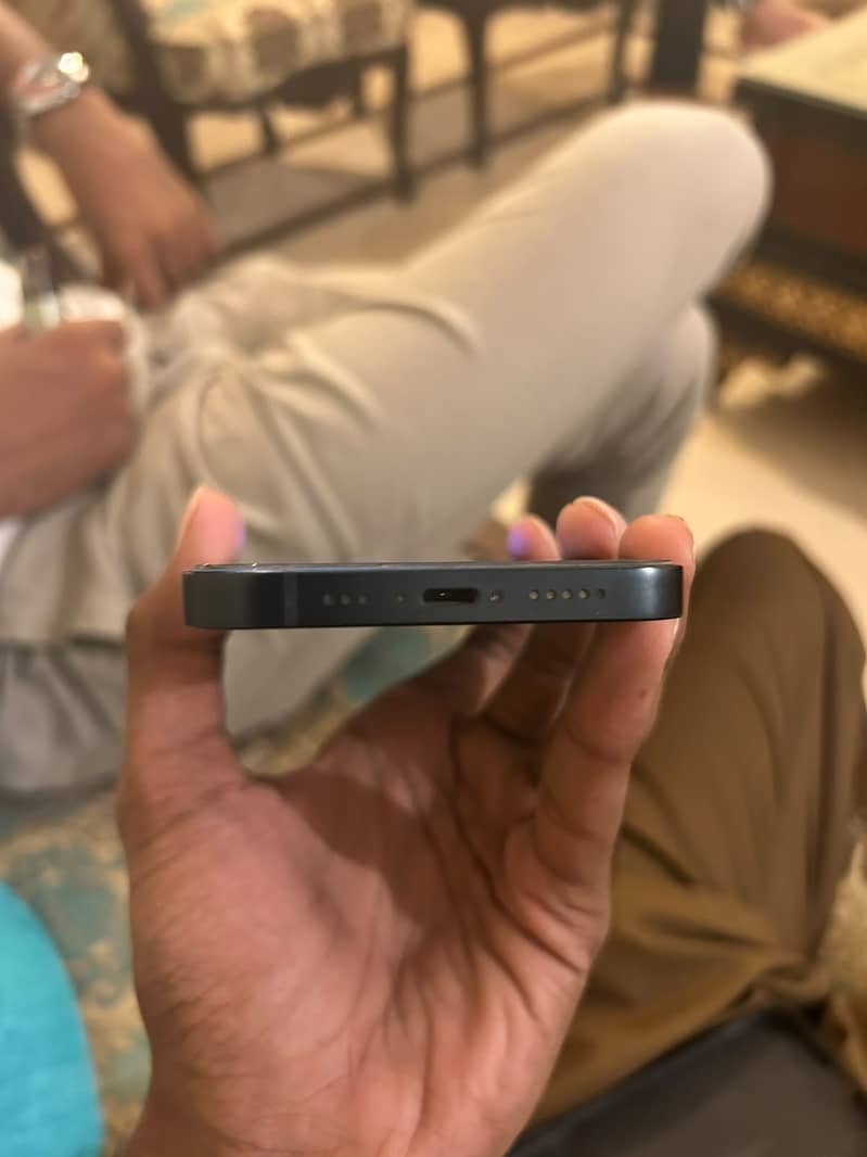 Apple iPhone 13 4