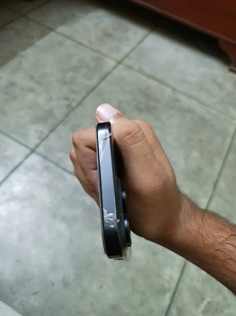 Apple iPhone 16 Pro Max 0