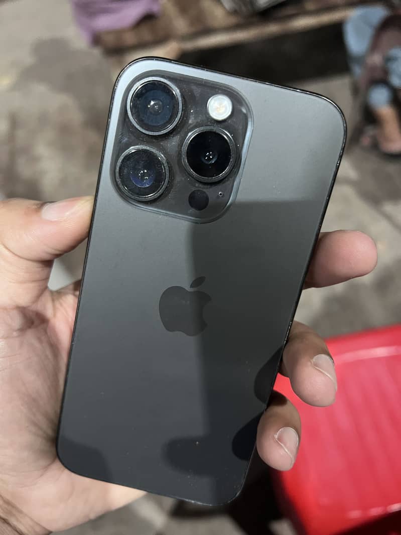 Apple iPhone 15 Pro 0