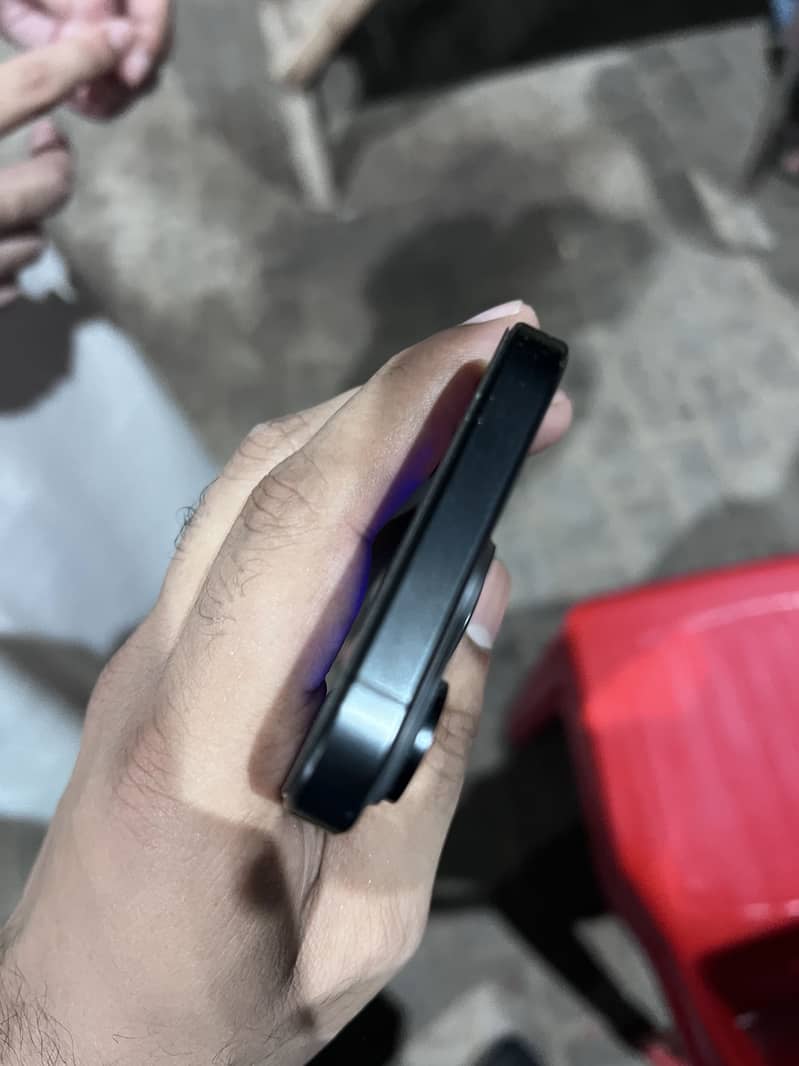 Apple iPhone 15 Pro 4