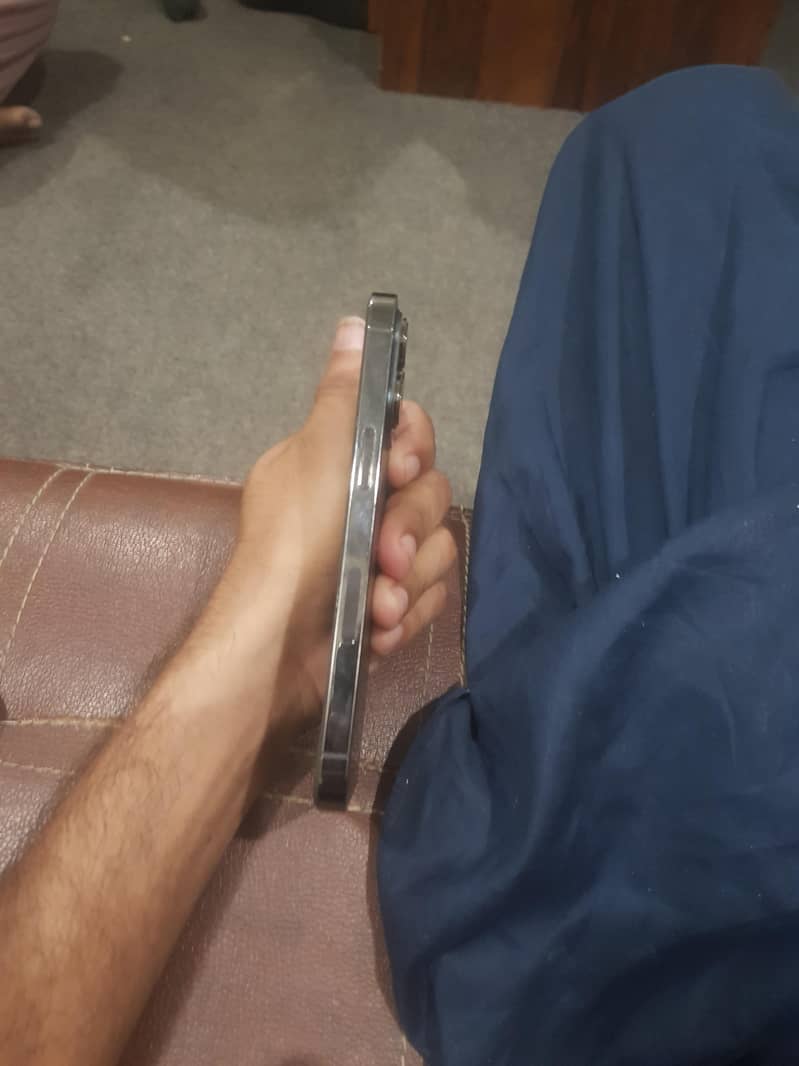 Apple iPhone 13 Pro 3