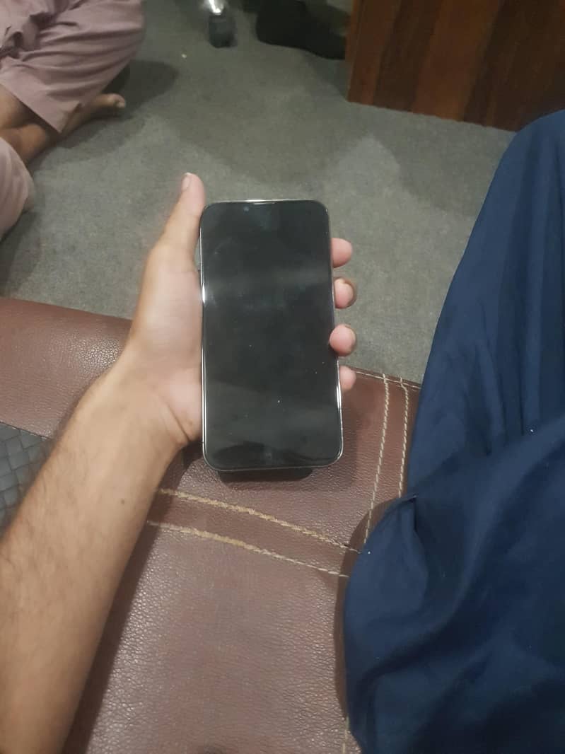 Apple iPhone 13 Pro 4