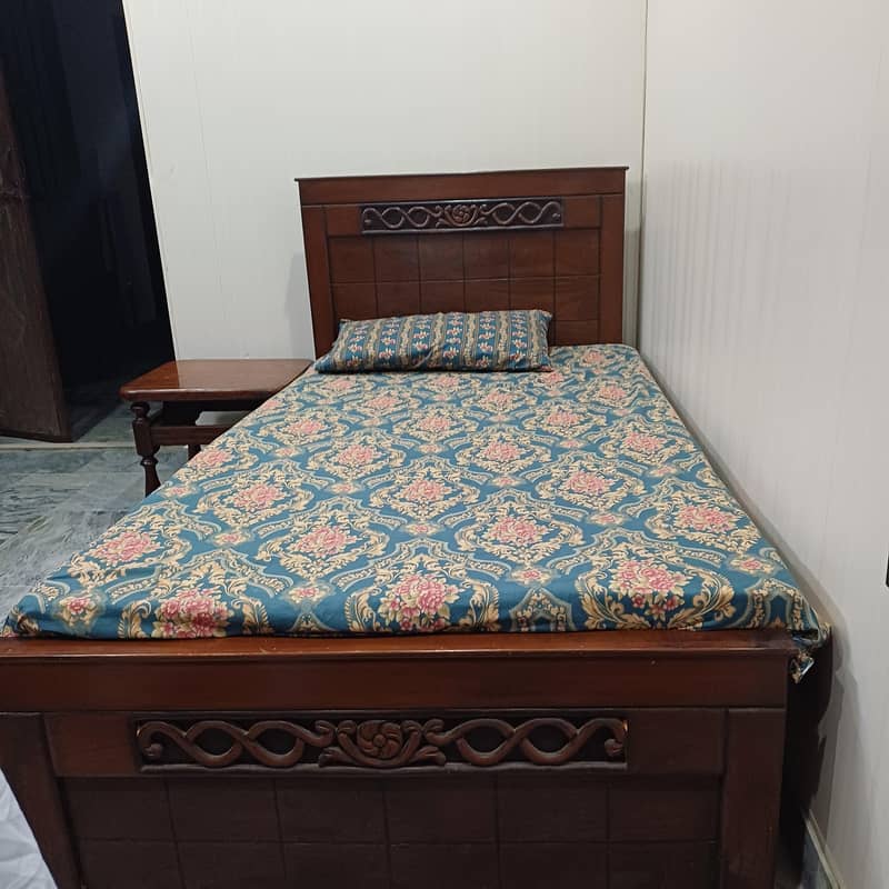 single bed with five seater sofaa 0
