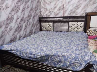 Strong aur Used Iron Bed for Sale
