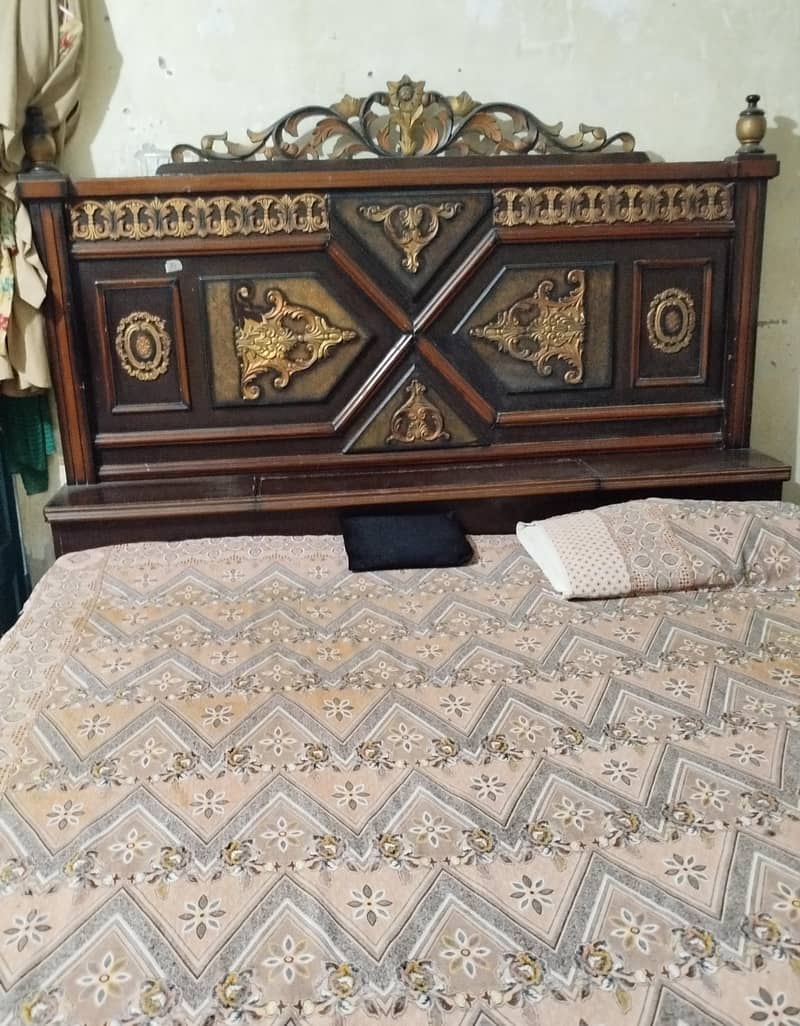 Bed, Dressing, Sofa & Tables 0