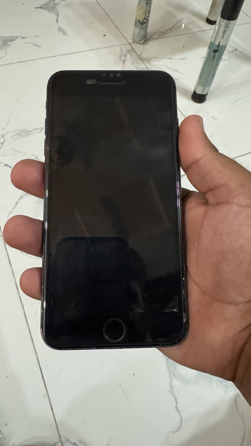 Apple iPhone 7 Plus 0