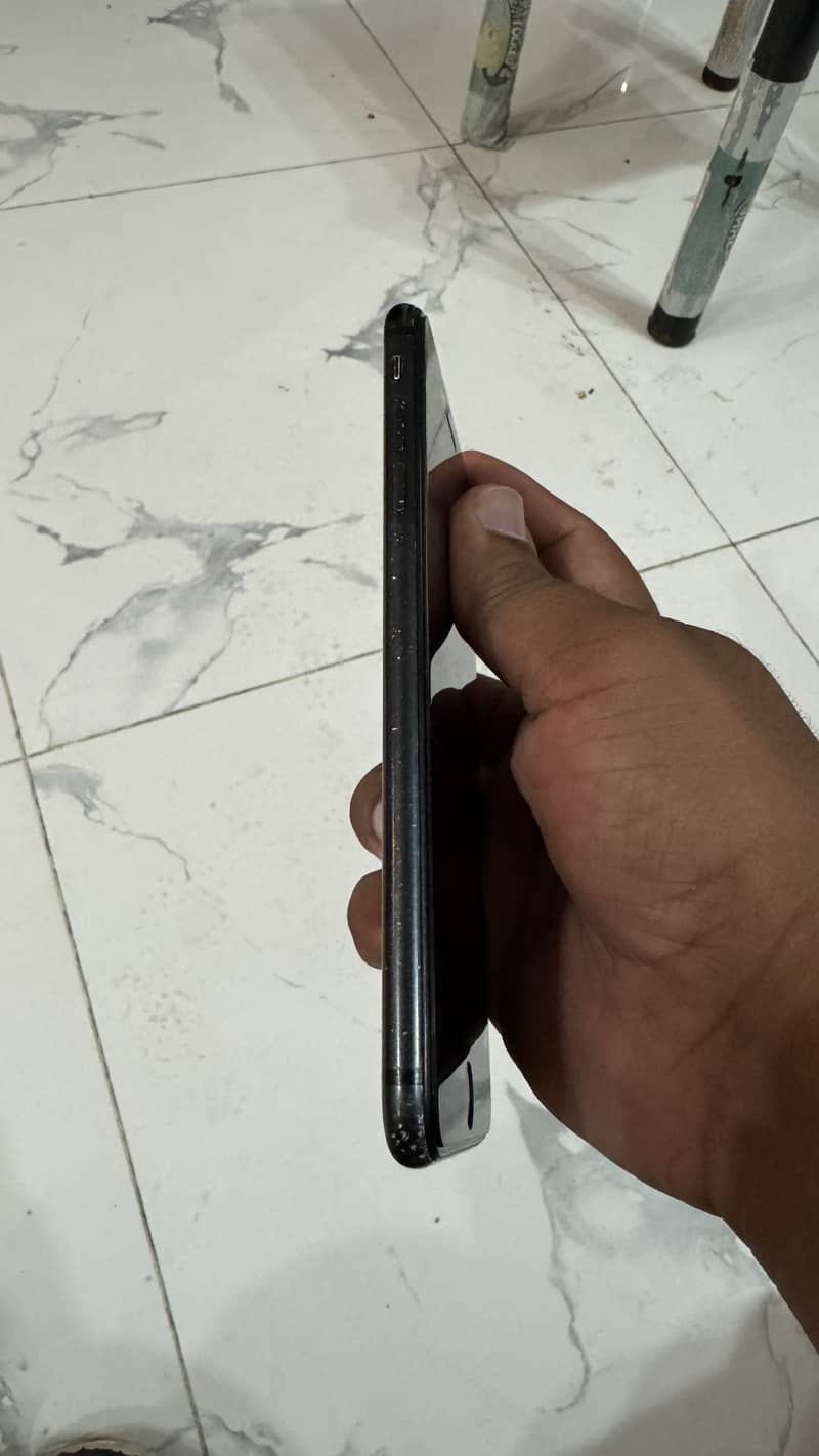 Apple iPhone 7 Plus 2