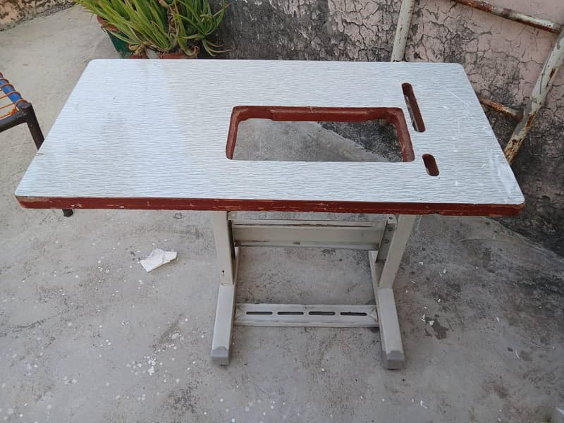 Sewing Machine Table 1